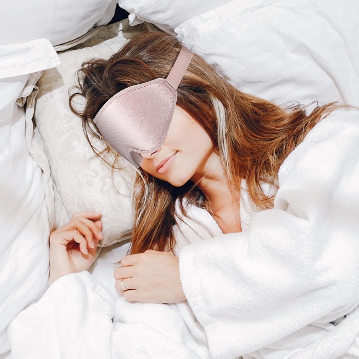 Sleep mask in black